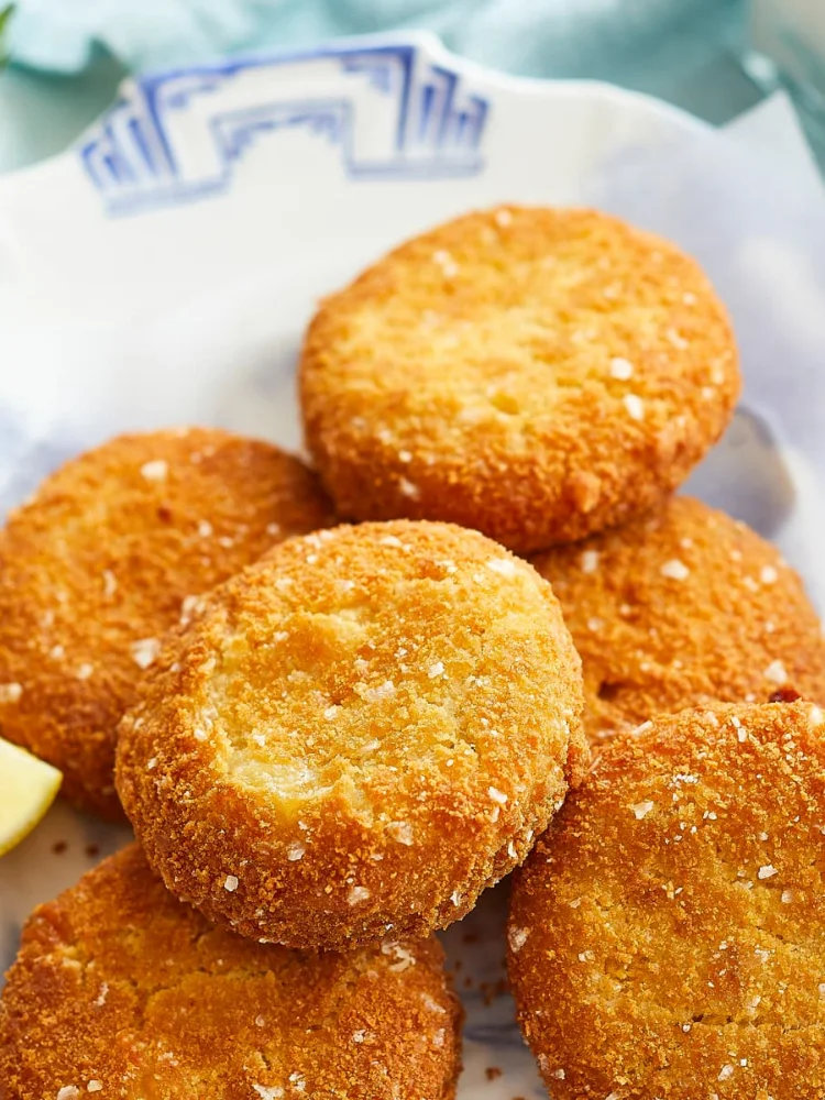 Fieldfare Smoked Haddock , Spring Onion & Mozzarella Fishcakes