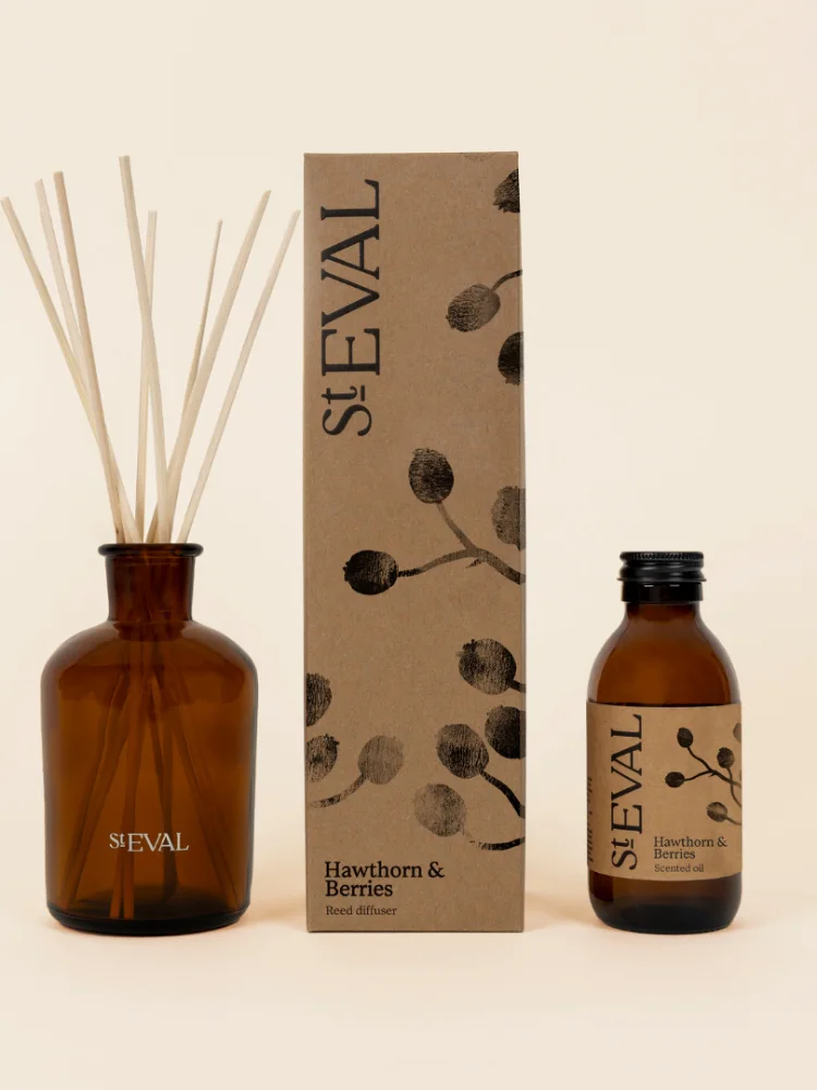 A St Eval Hawthorn and Berries reed diffuser